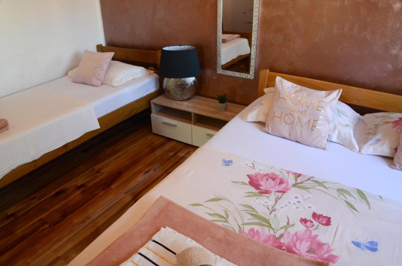 Apartman M&S Biograd Na Moru Esterno foto